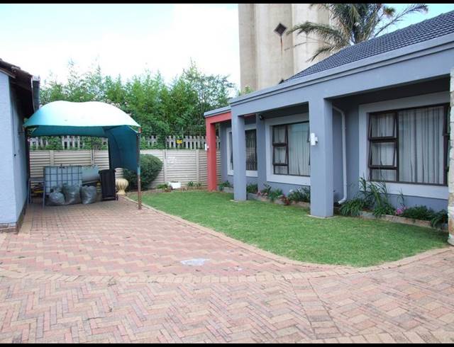 5 BEDROOM HOUSE FOR SALE IN ONTDEKKERSPARK